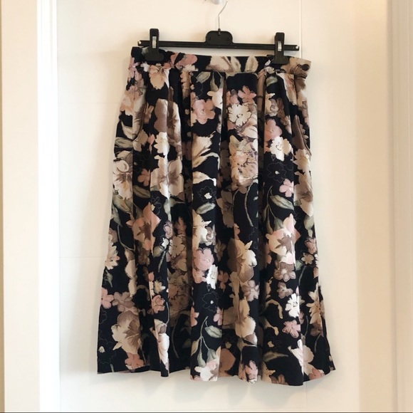 Vintage floral flowy midi skirt